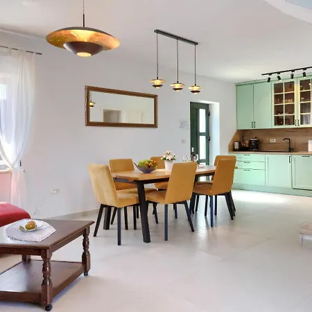 Antica By Interhome