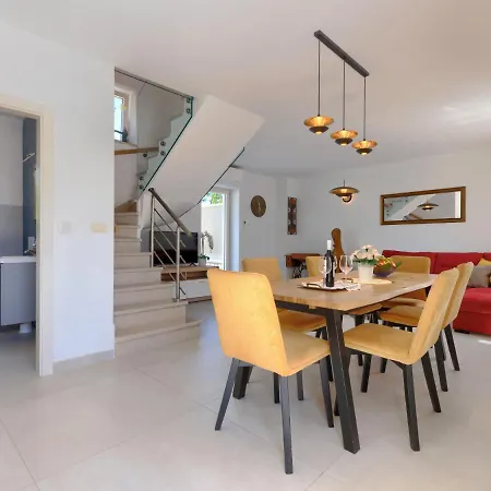 Antica By Interhome * روفينجسكو سيلو